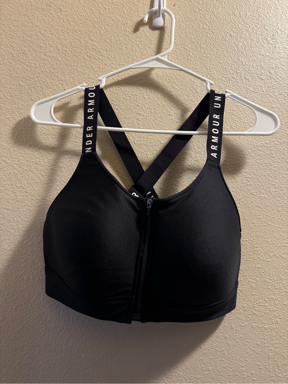 Under Armour Black Front-Zip Crossback Sports Bra